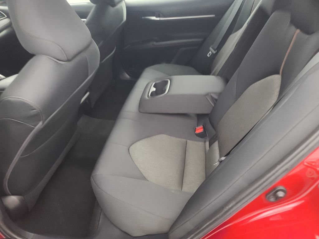 Used 2020 Toyota Camry LE image 20