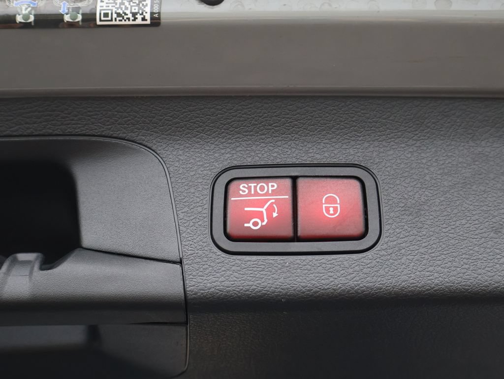 Used 2024 Mercedes-Benz GLS 580 4MATIC image 16