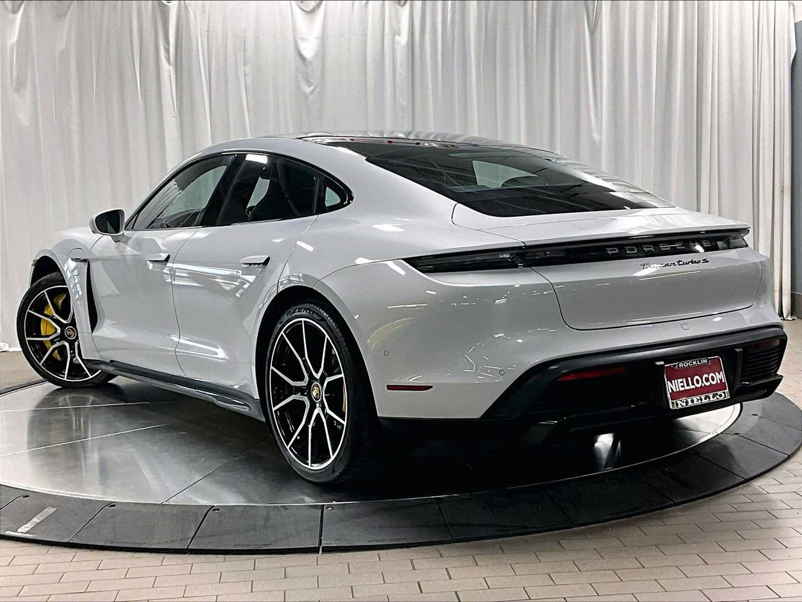 Used 2022 Porsche Taycan Turbo S image 3