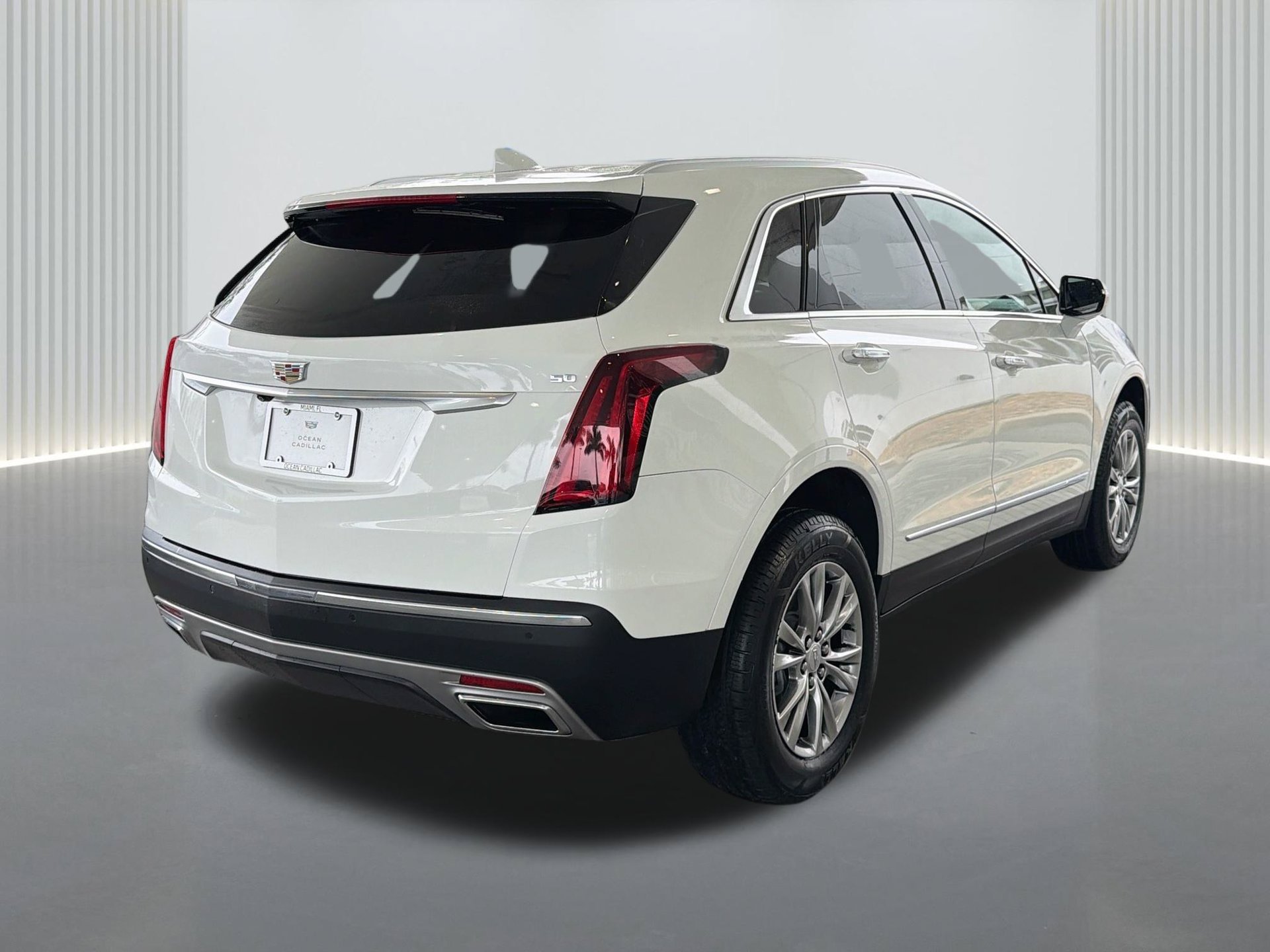 Certified 2022 Cadillac XT5 Premium Luxury FWD image 6