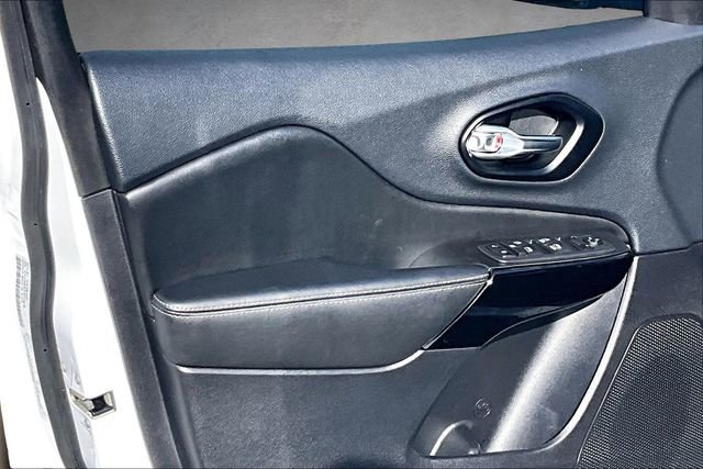 Used 2023 Jeep Cherokee Altitude Lux image 17