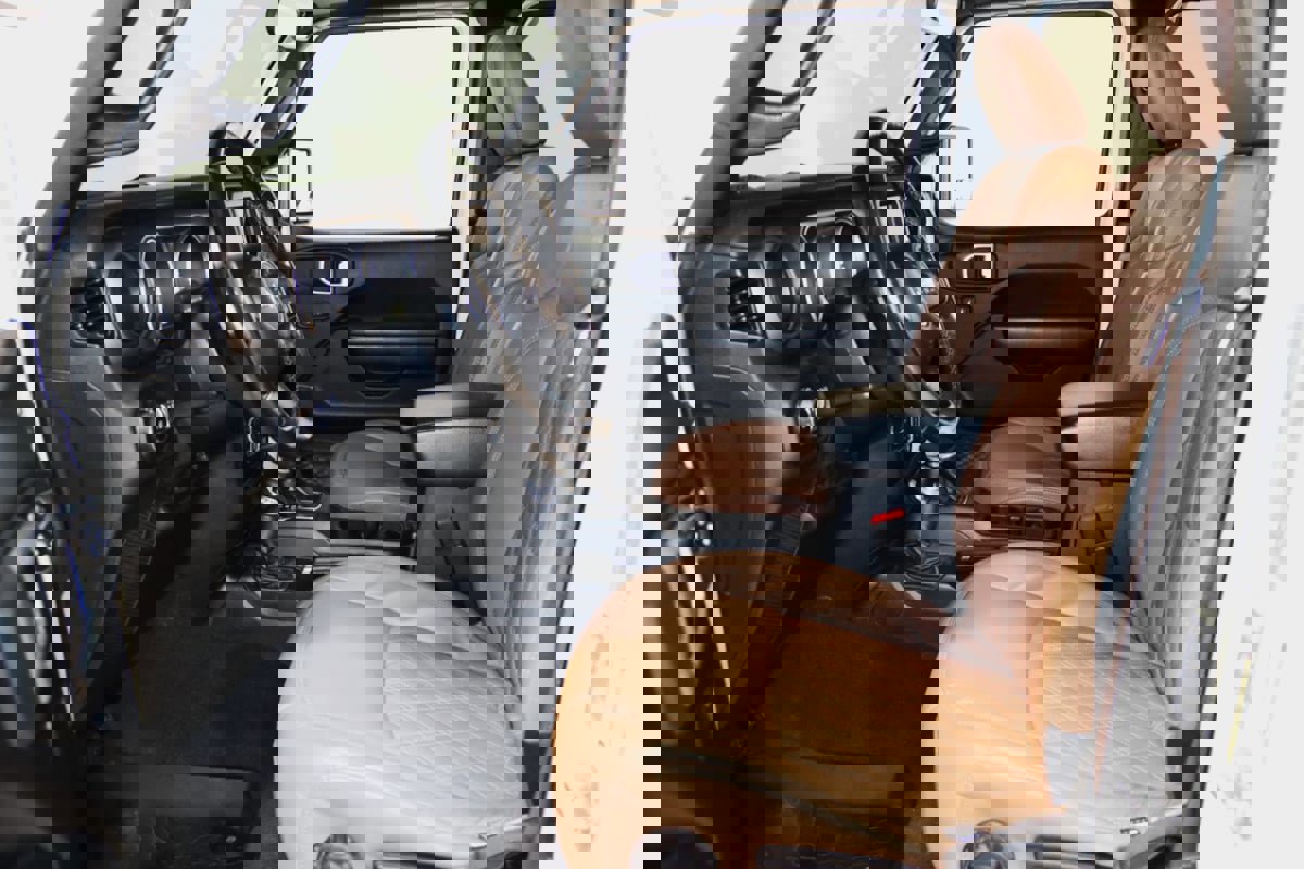 Used 2020 Jeep Wrangler Unlimited Sport image 36