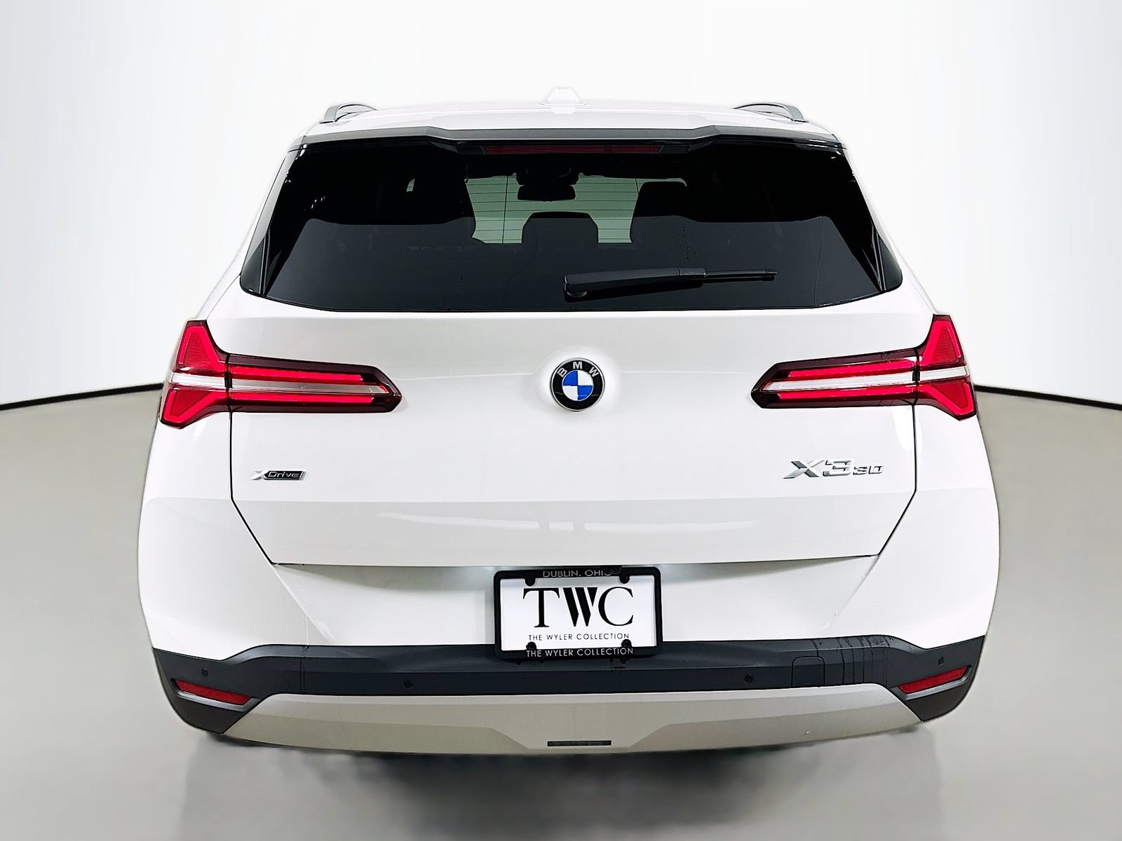 Used 2025 BMW X3 xDrive30i AWD/4WD image 6