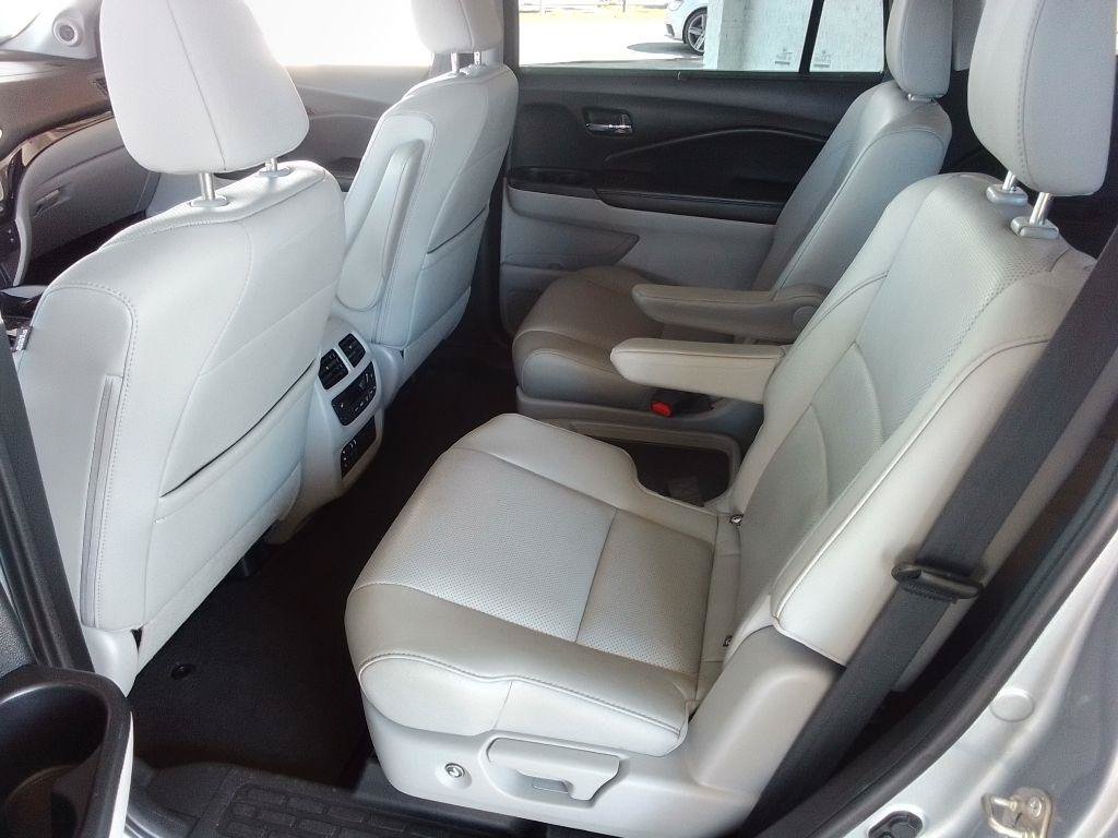 Used 2017 Honda Pilot Elite image 15