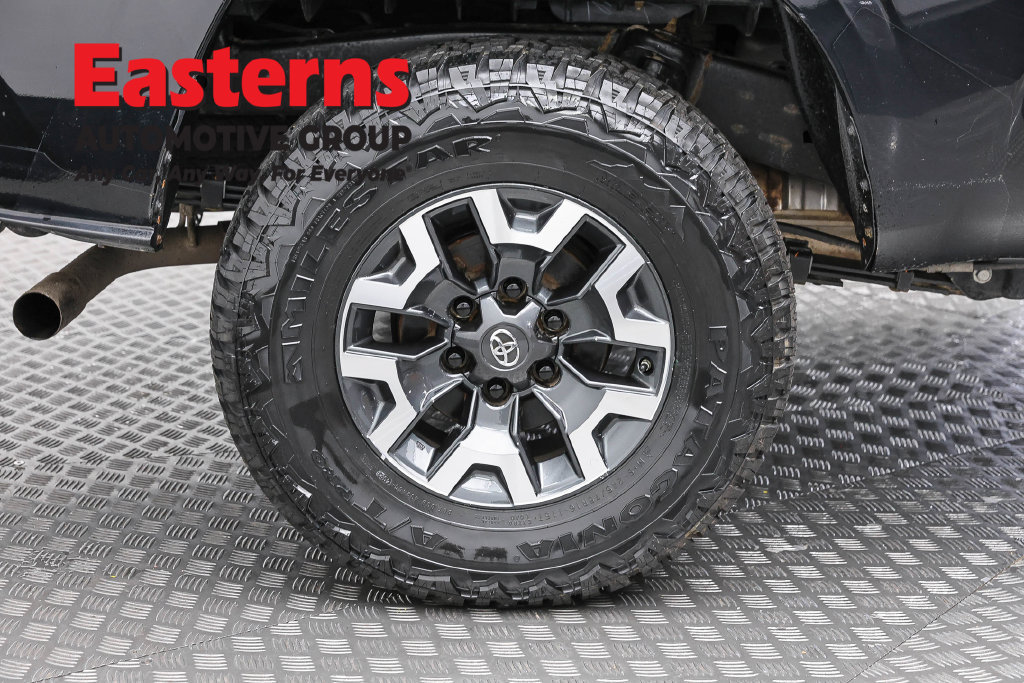 Used 2023 Toyota Tacoma SR AWD/4WD image 31