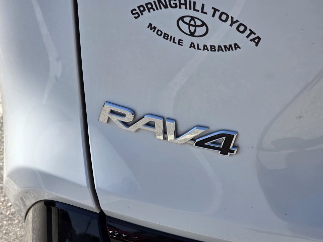 Used 2024 Toyota RAV4 XSE AWD/4WD image 15