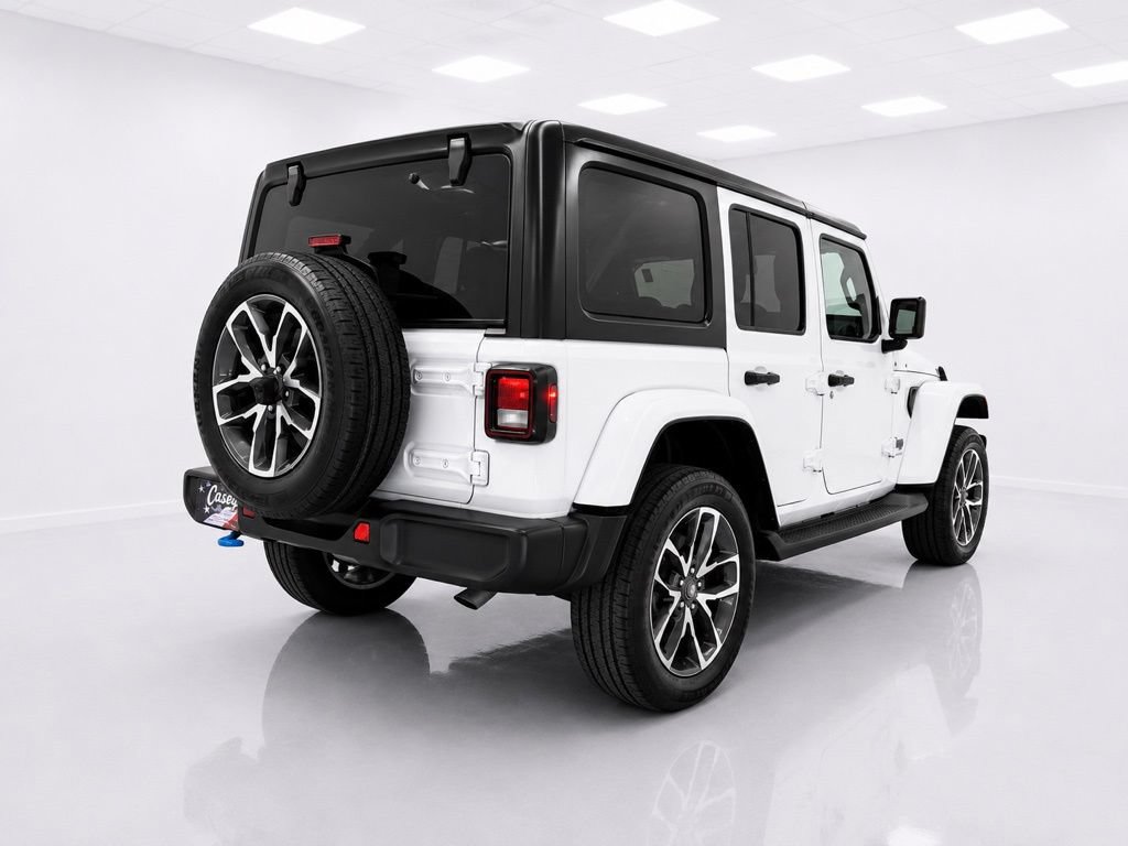 Used 2024 Jeep Wrangler Unlimited w/ Convenience Group AWD/4WD image 4
