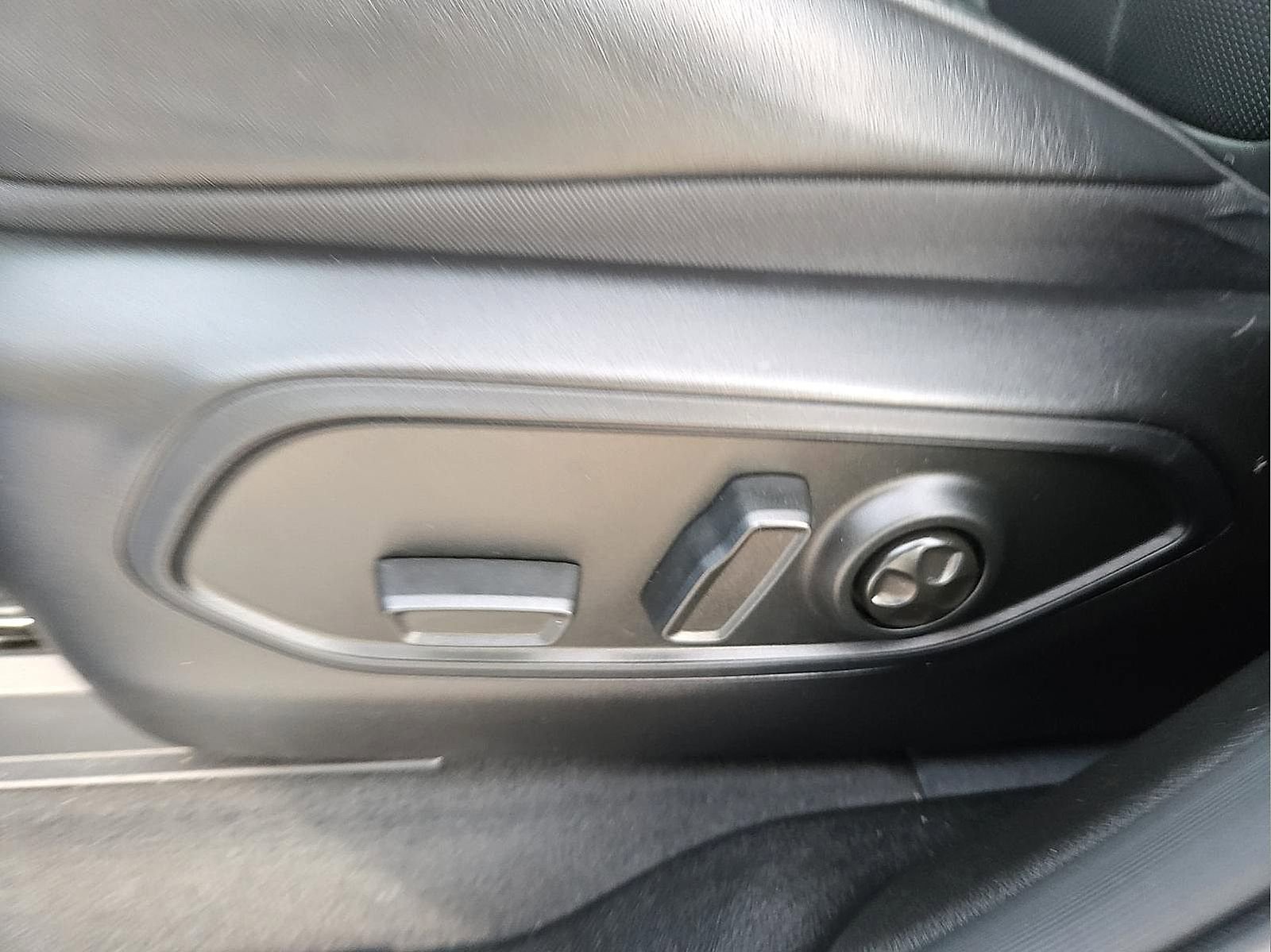 Used 2022 Jeep Grand Cherokee Overland image 15