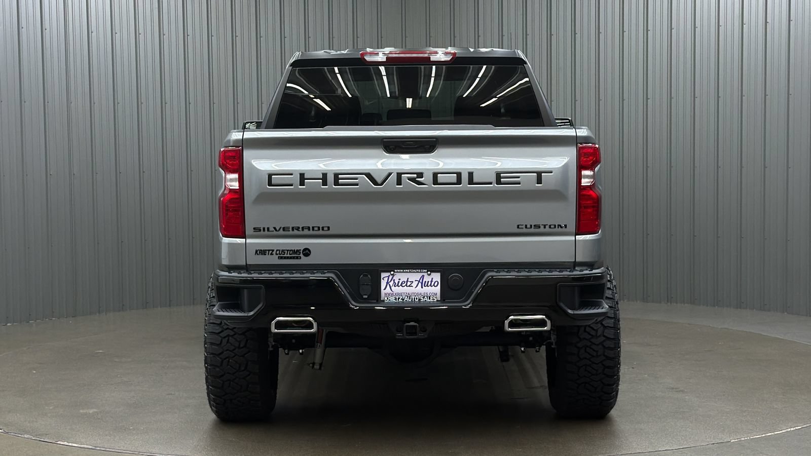 Used 2026 Chevrolet Silverado 1500 Custom Trail Boss w/ LPO, Dark Essentials Package AWD/4WD image 4