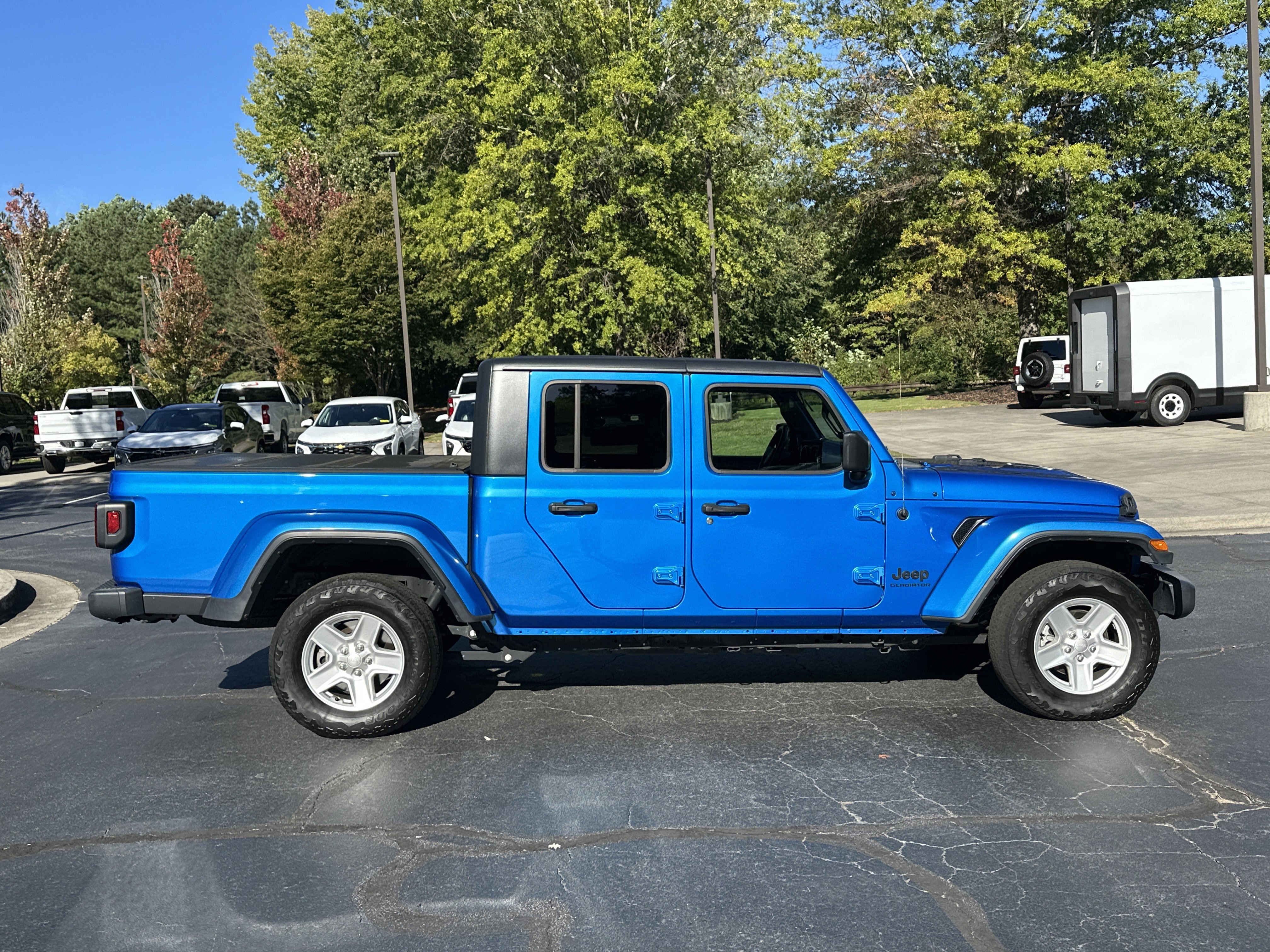 Used 2021 Jeep Gladiator Sport image 4