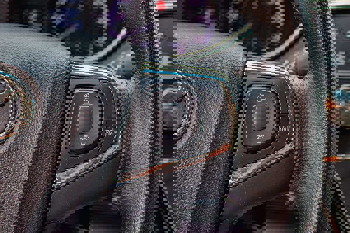 Used 2013 Toyota Avalon XLE image 24