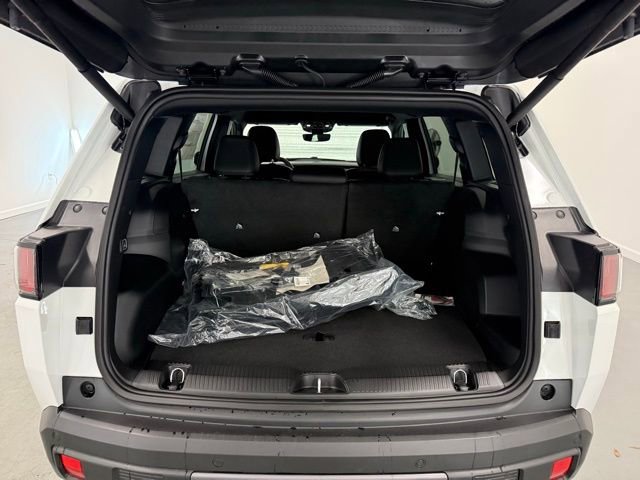 New 2026 Jeep Cherokee Laredo image 8