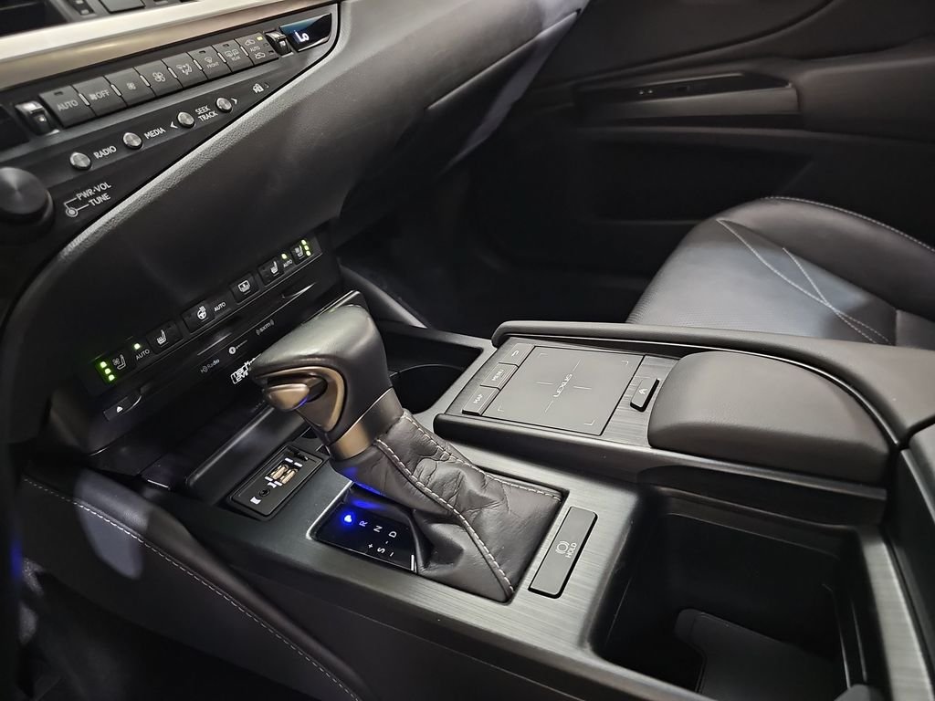 Used 2020 Lexus ES 350 Ultra Luxury w/ Accessory Package 2 FWD image 27