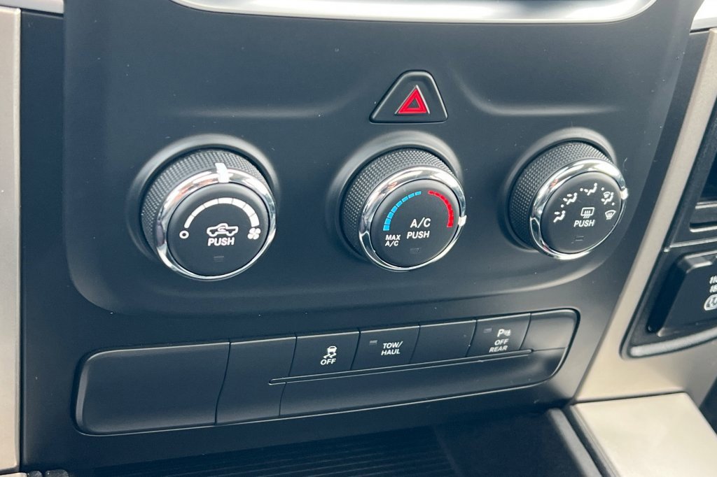 Used 2019 RAM 1500 Classic Warlock image 16