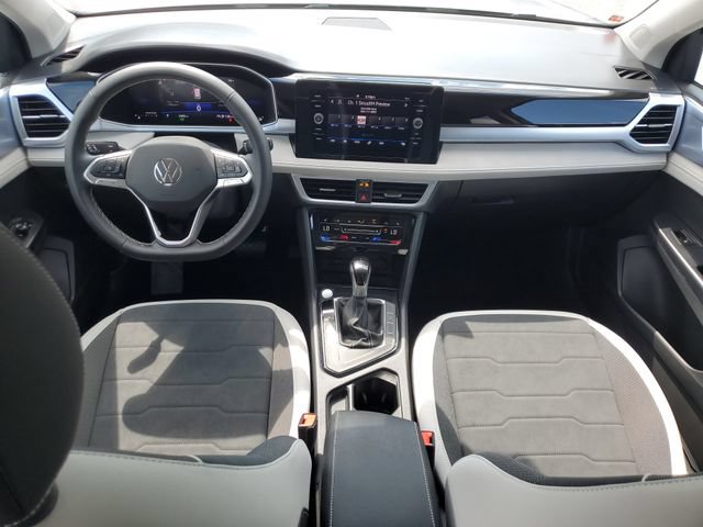 Certified 2025 Volkswagen Taos SE w/ Panoramic Sunroof Package FWD image 21