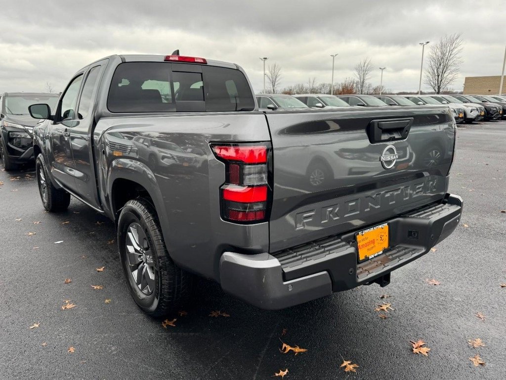 Used 2025 Nissan Frontier SV w/ SV Convenience Package image 5