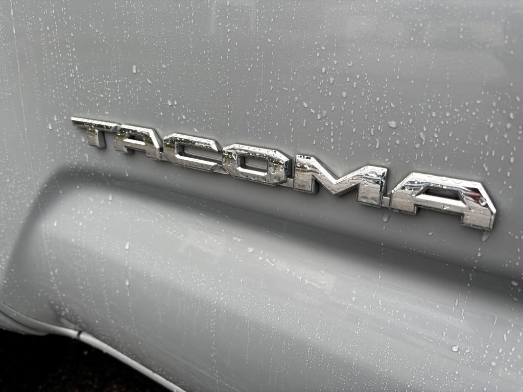 Used 2018 Toyota Tacoma TRD Sport w/ Technology Package AWD/4WD image 13