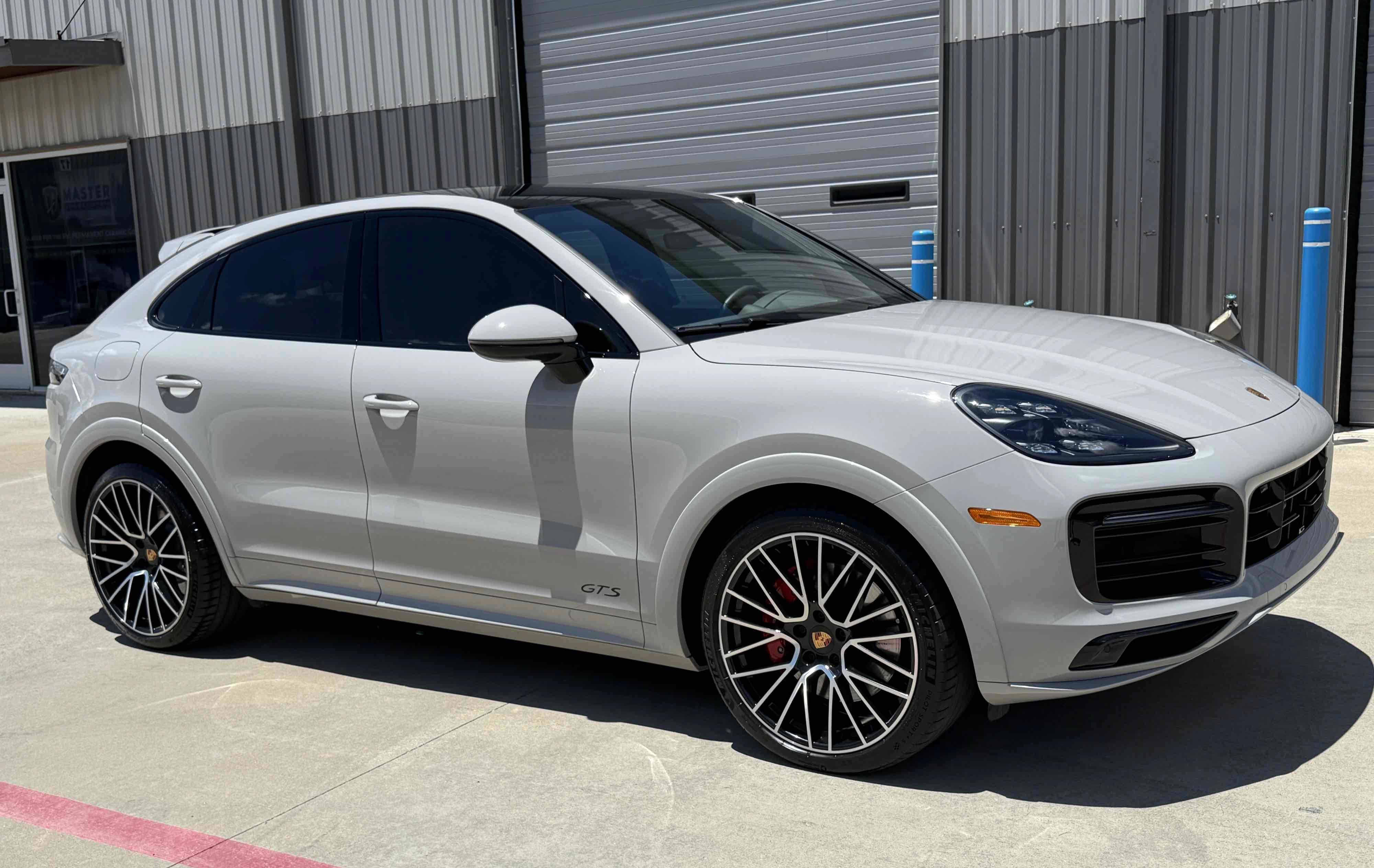 Used 2022 Porsche Cayenne GTS AWD/4WD image 86