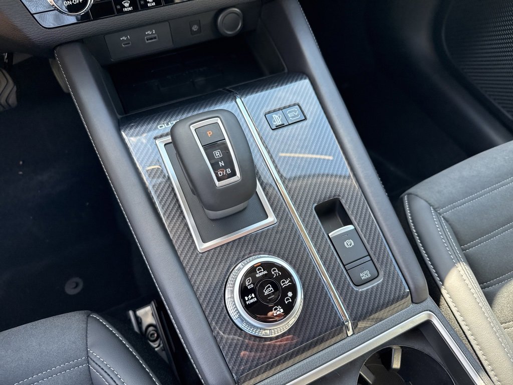 New 2025 Mitsubishi Outlander SE image 27