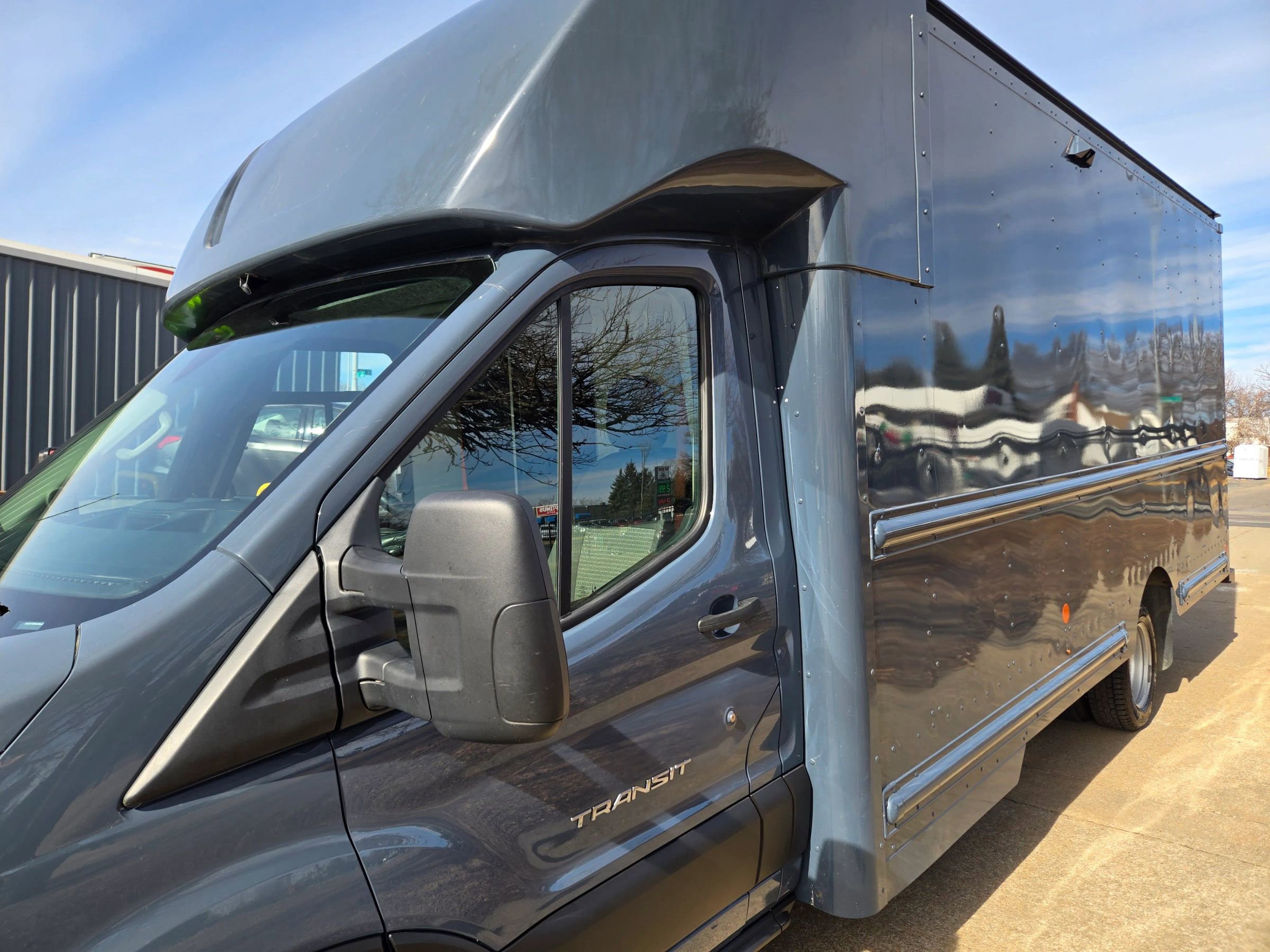 Used 2022 Ford Transit 350 350 HD XL Cutaway Van 2D image 19