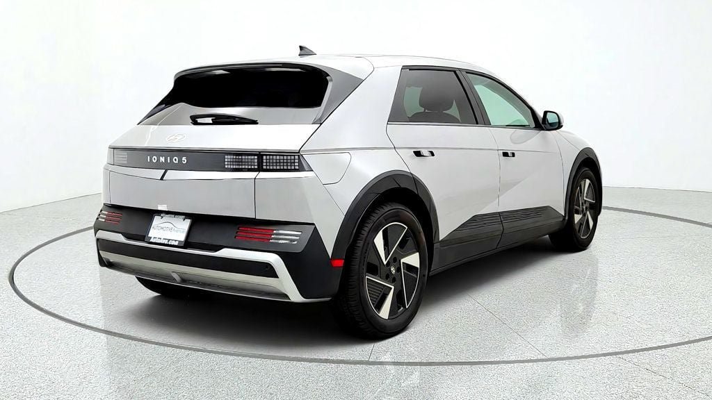 Used 2025 Hyundai Ioniq 5 SE RWD image 5