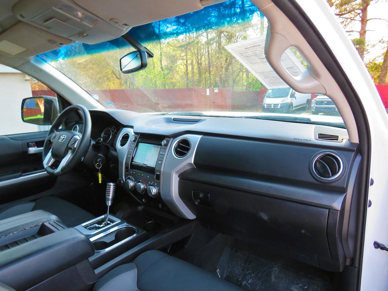 Used 2014 Toyota Tundra SR5 w/ SR5 Upgrade Package image 20