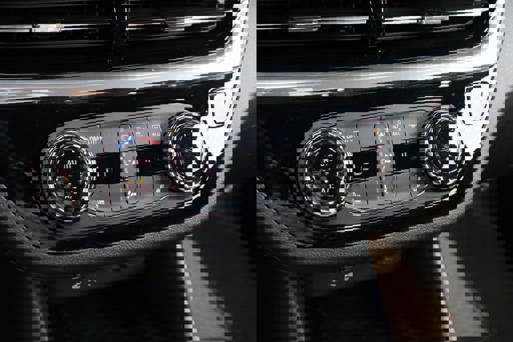 New 2026 Buick Envista Sport Touring image 11