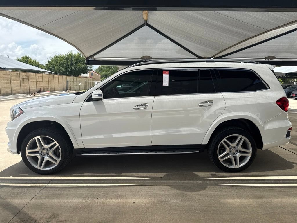 Used 2016 Mercedes-Benz GL 550 4MATIC image 2