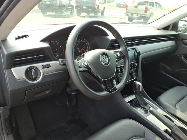 Used 2021 Volkswagen Passat 2.0T SE FWD image 19