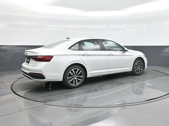 New 2026 Volkswagen Jetta SE image 7