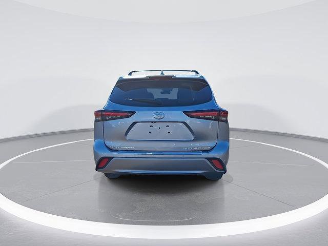 Certified 2025 Toyota Highlander Platinum image 9