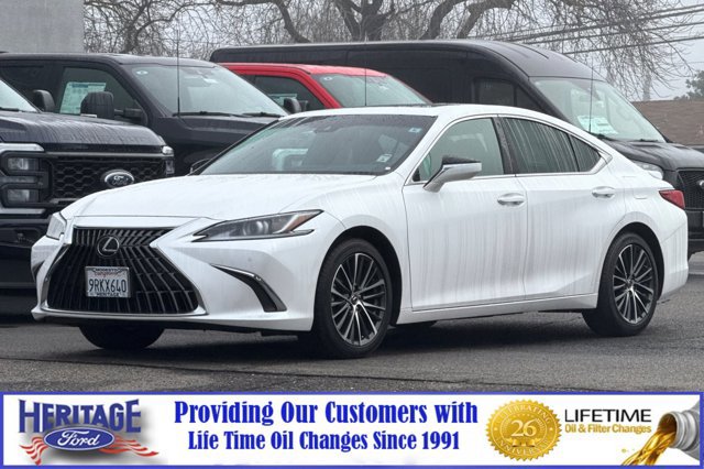 Used 2025 Lexus ES 300h w/ Premium Package image 8
