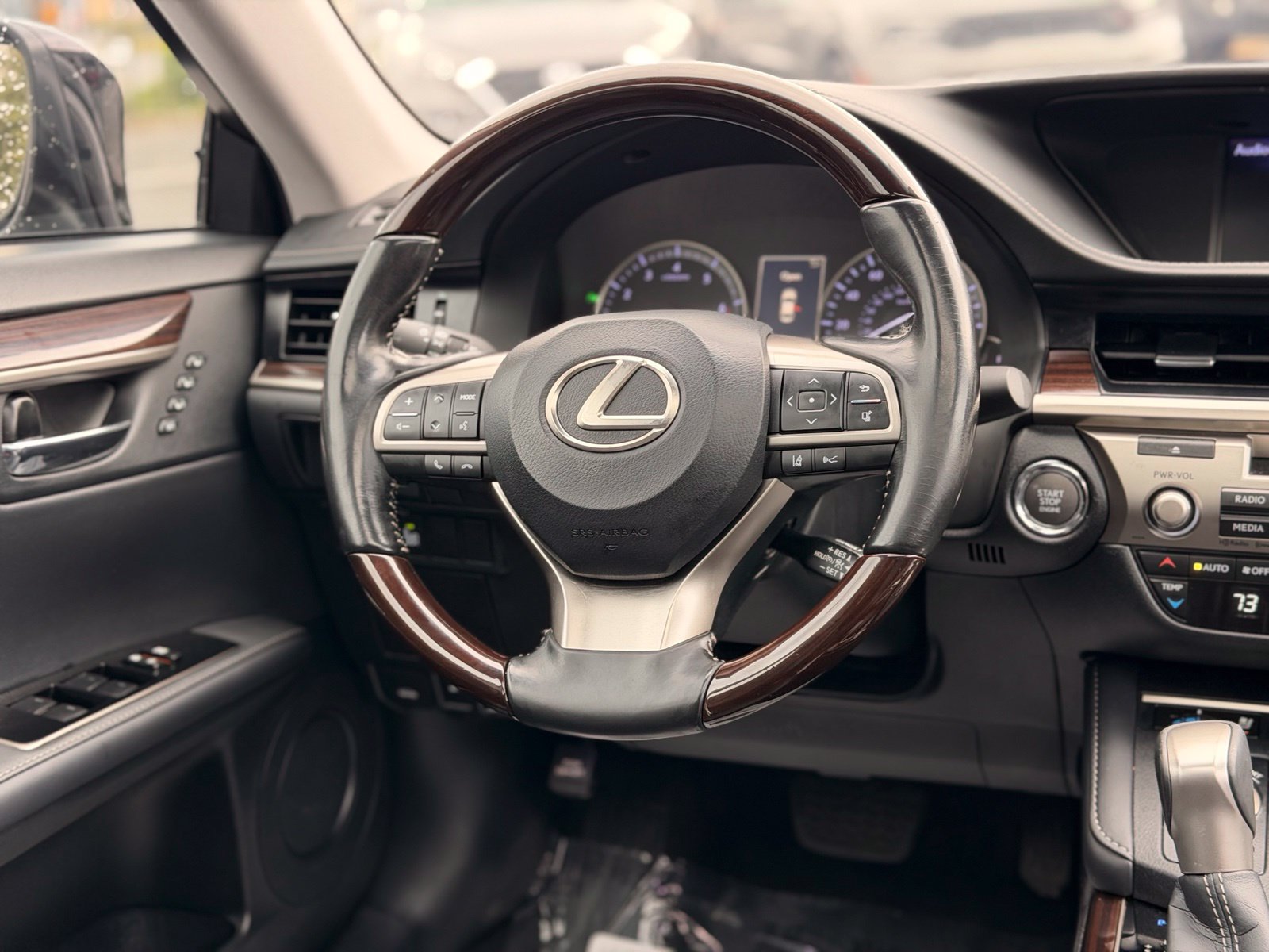 Used 2017 Lexus ES 350 w/ Luxury Package FWD image 39