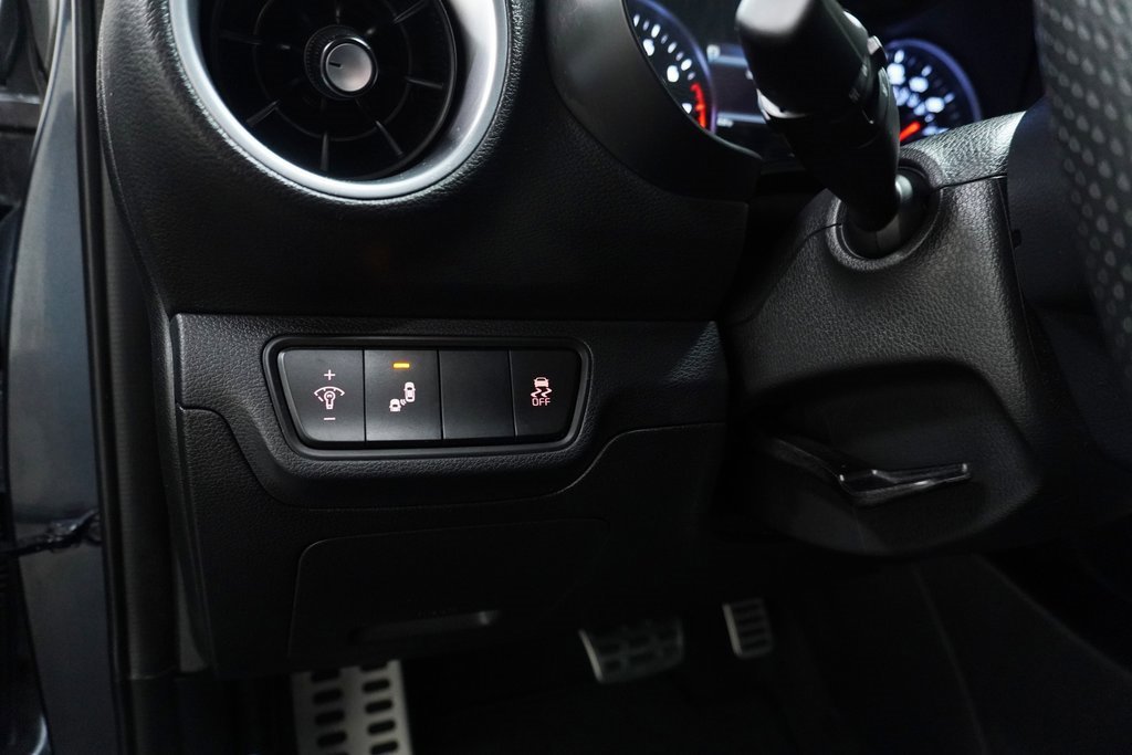 Used 2023 Kia Forte GT-Line w/ GT-Line Premium Package image 21