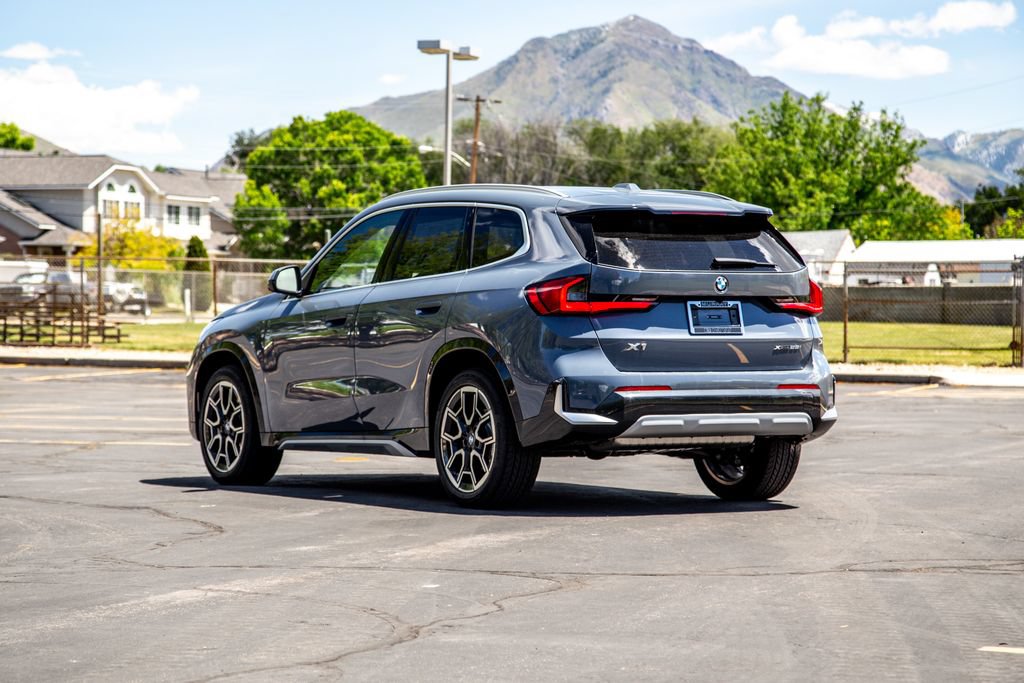 New 2026 BMW X1 xDrive28i w/ Technology Package AWD/4WD image 3