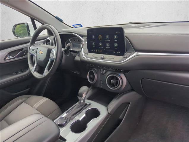 Used 2025 Chevrolet Blazer LT FWD image 21
