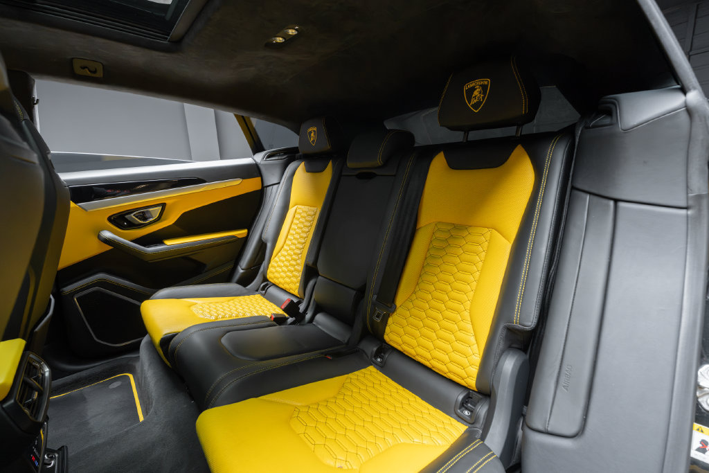 Used 2020 Lamborghini Urus AWD/4WD image 44