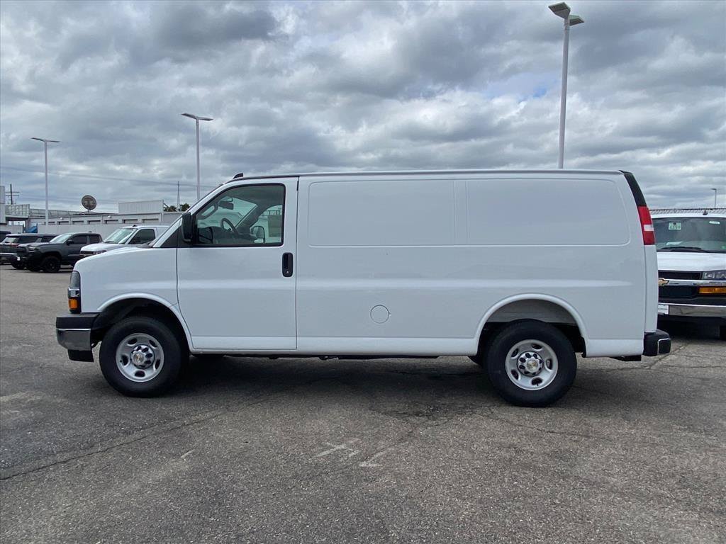 New 2025 Chevrolet Express 2500 w/ Driver Convenience Package RWD image 9