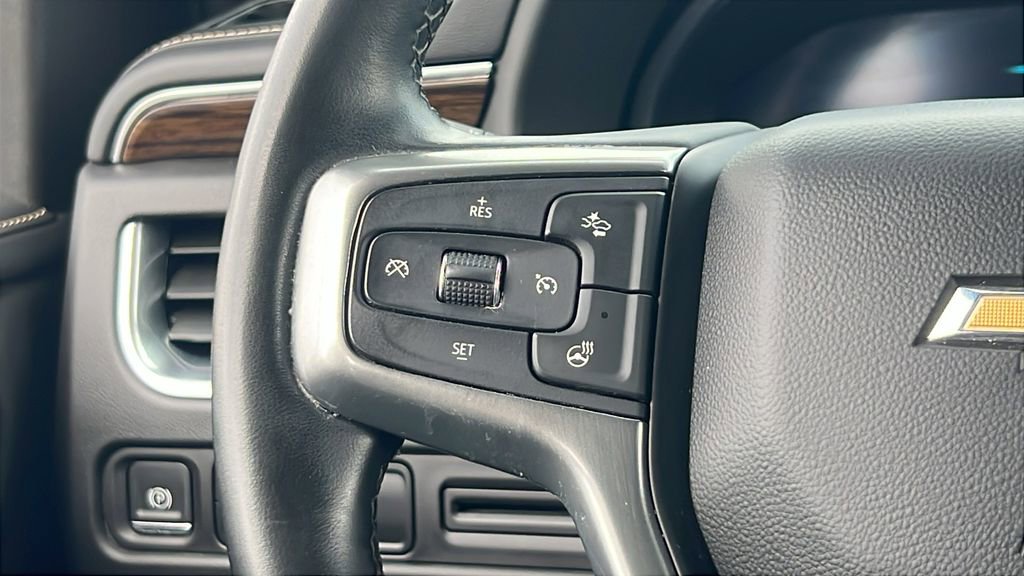Used 2023 Chevrolet Suburban Premier image 31