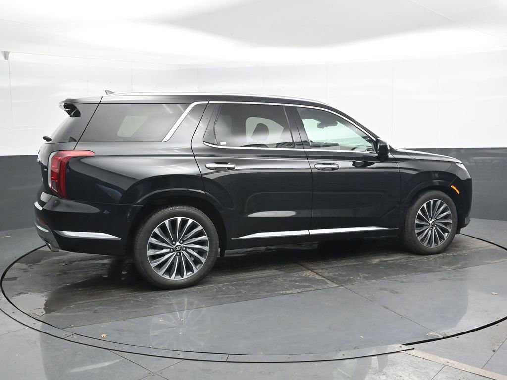 Used 2024 Hyundai Palisade Calligraphy image 2