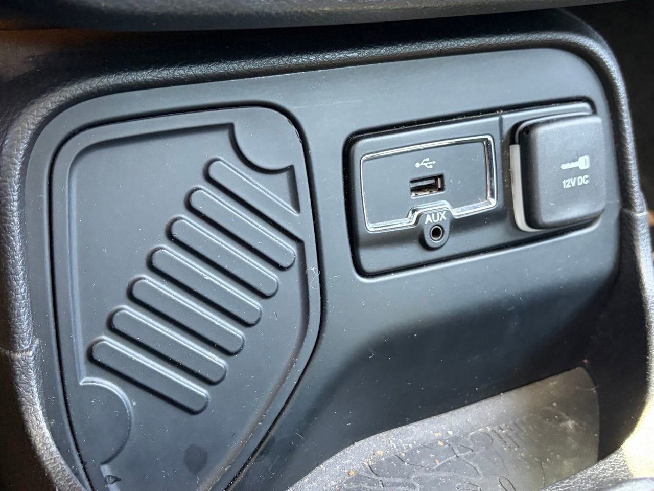 Used 2017 Jeep Renegade Sport w/ Power & Air Group FWD image 8