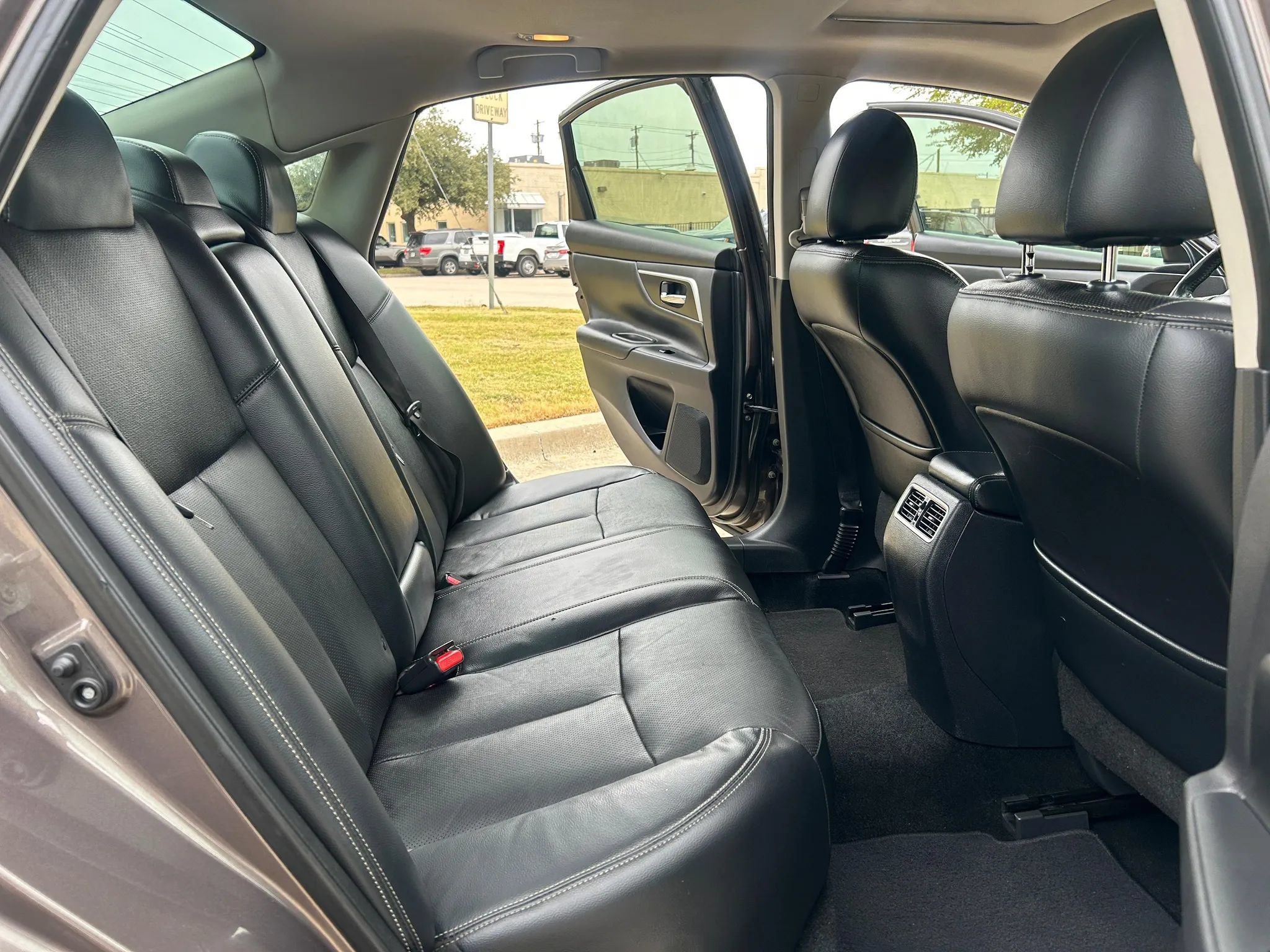 Used 2017 Nissan Altima 2.5 SL w/ 2.5 Technology Package FWD image 14