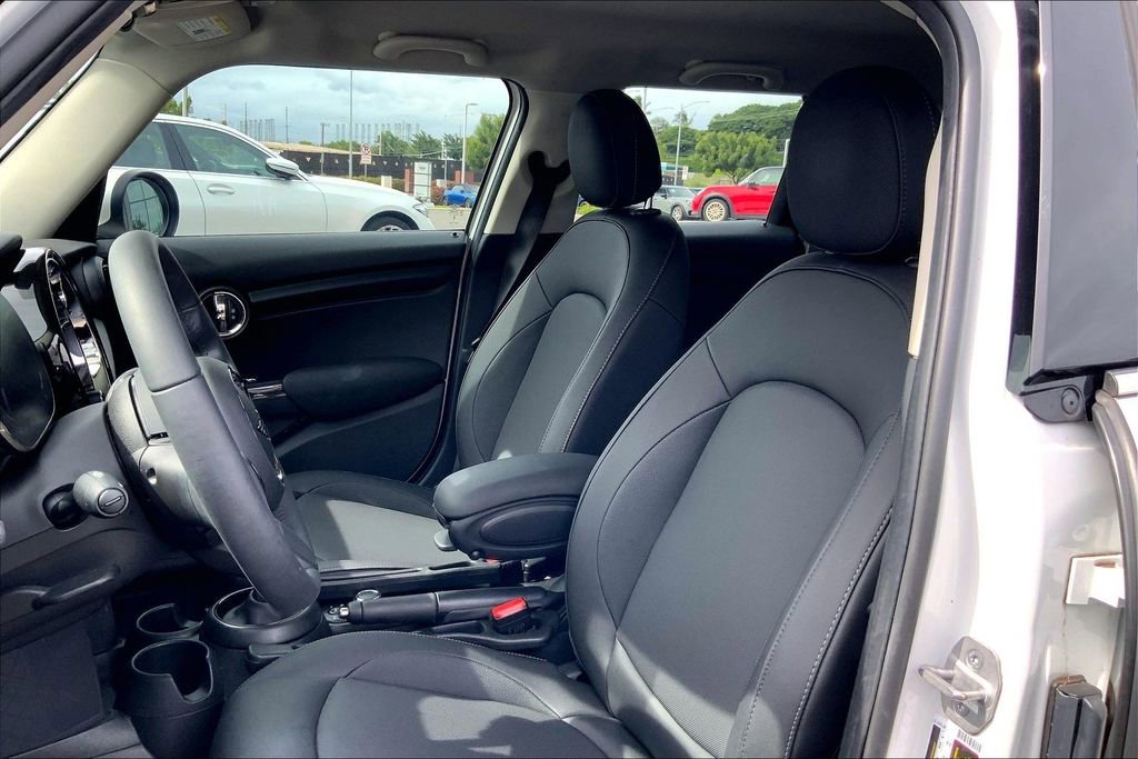 Certified 2024 MINI Cooper 4-Door Hardtop image 25