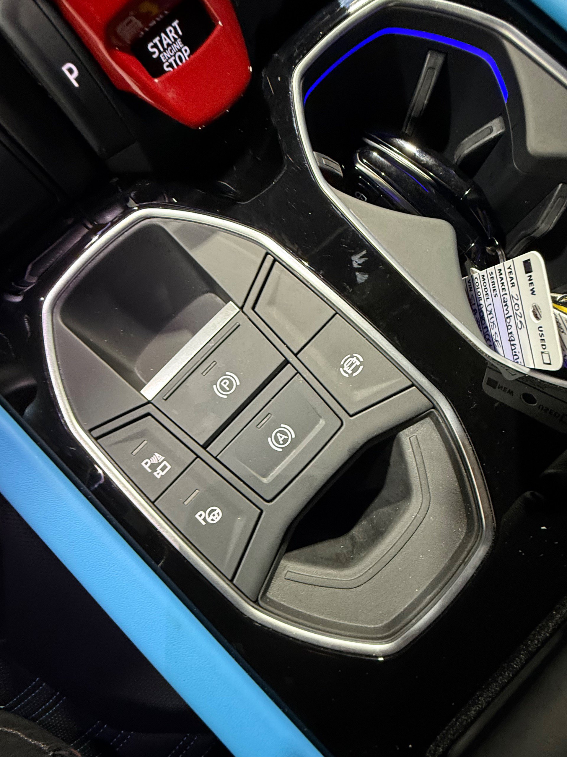 Used 2025 Lamborghini Urus SE AWD/4WD image 42