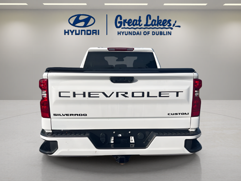 Used 2023 Chevrolet Silverado 1500 Custom w/ 2.7L Blackout Package AWD/4WD image 4