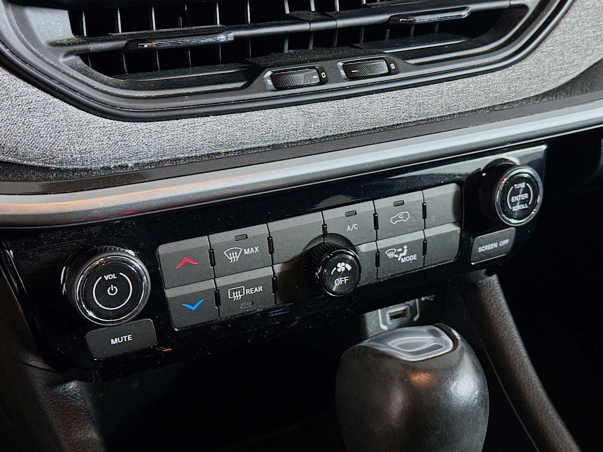 Used 2022 Jeep Compass Latitude w/ Sun and Sound Group image 23