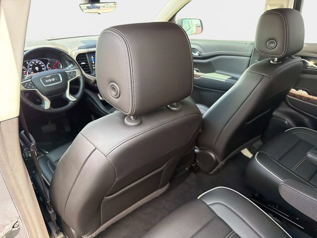 Used 2021 GMC Acadia Denali w/ Denali Technology Package FWD image 13
