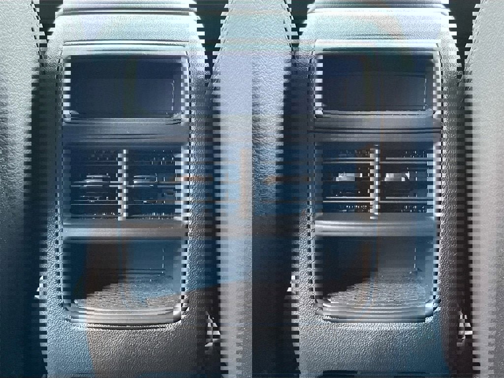 New 2025 Cadillac XT5 Luxury image 25