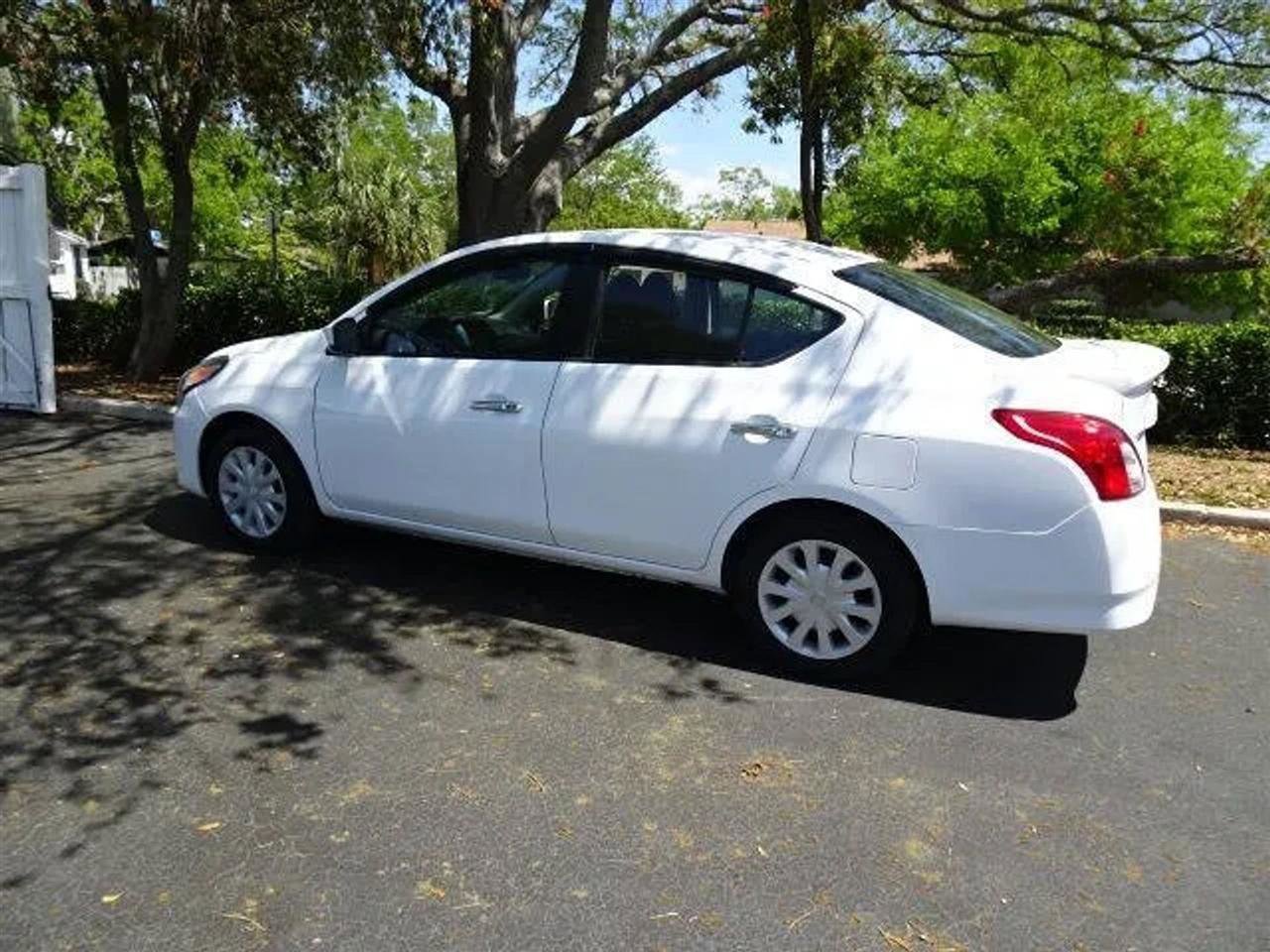 Used 2018 Nissan Versa SV image 11