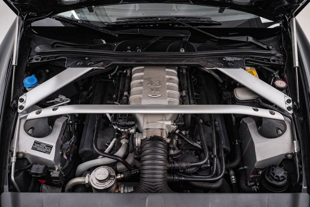 Used 2007 Aston Martin V8 Vantage Coupe RWD image 34